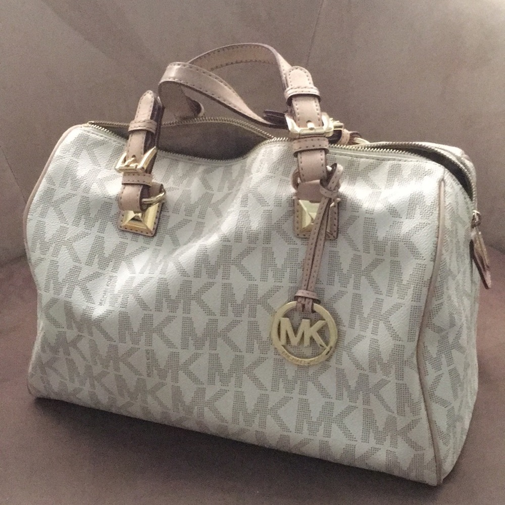 AUTHENTIC MK Monogram Purse